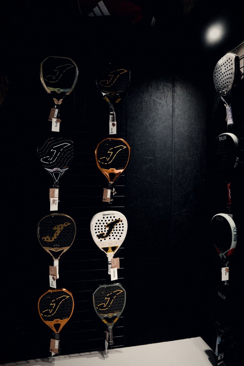 Padel accessories in the pro shop